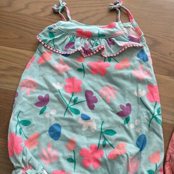 Floral and Coral rompers 24M - Picture 2 of 5